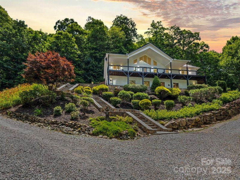 1591 Chestnut Flats Lane