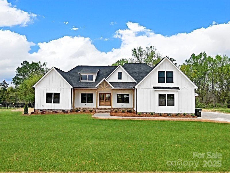 5016 Carolina North Drive