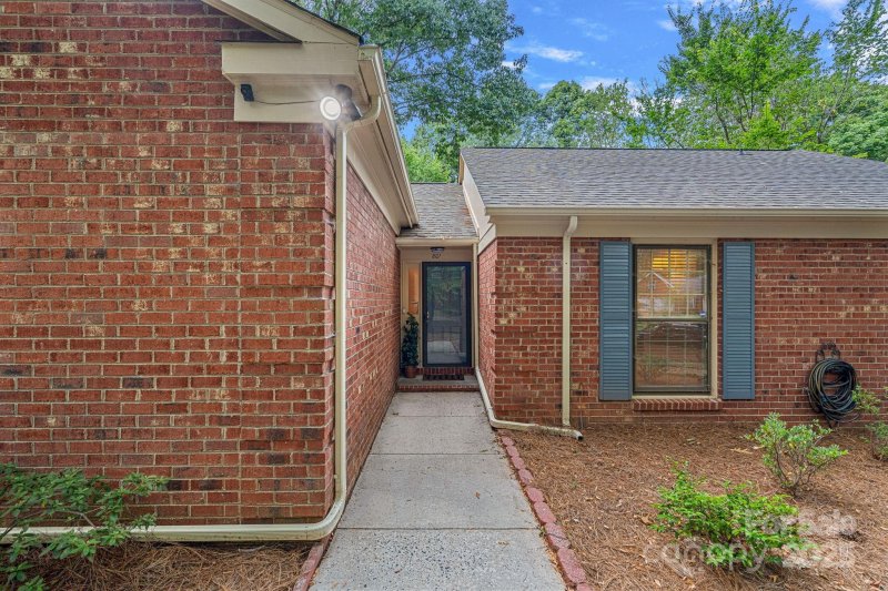 Property image 2 at 801 Odell Court, Matthews, NC 28105