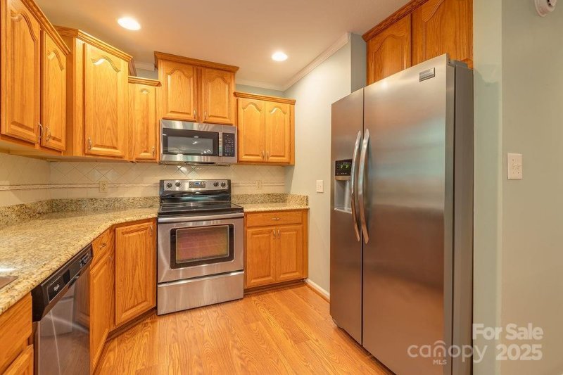 Property image 4 of 100 Thistle Knoll Court in Park Avenue, Asheville, NC 28803