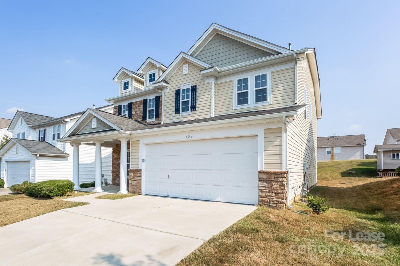 Property image 2 of 4046 Houldsworth Drive in Coventry, Charlotte, NC 28213