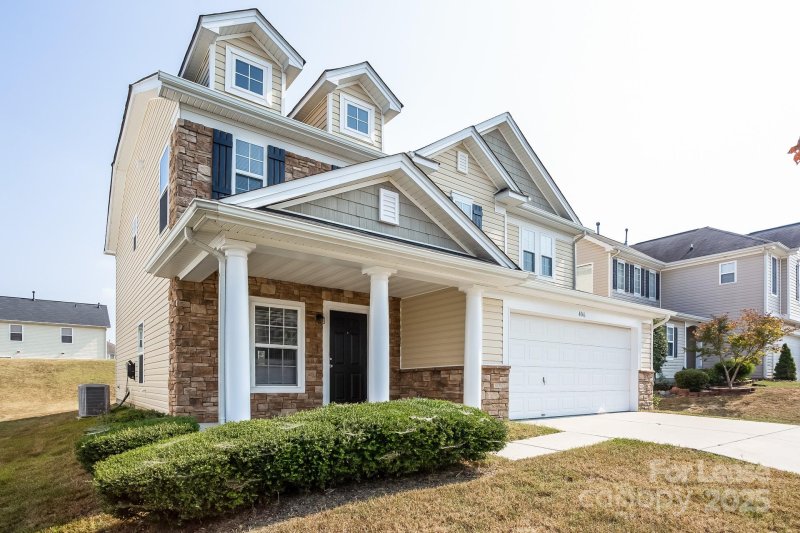 Property image 3 of 4046 Houldsworth Drive in Coventry, Charlotte, NC 28213