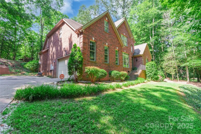 Property image 4 of 1227 Cabin Creek Court in Oxford Place, Fort Mill, SC 29715