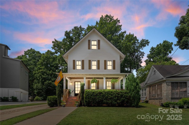 Property image 2 at 2005 Roslyn Avenue, Charlotte, NC 28208