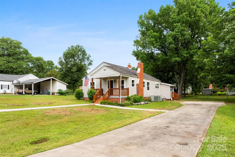 Property image 2 of 410 Gann Street in Hilltop, Lowell, NC 28098