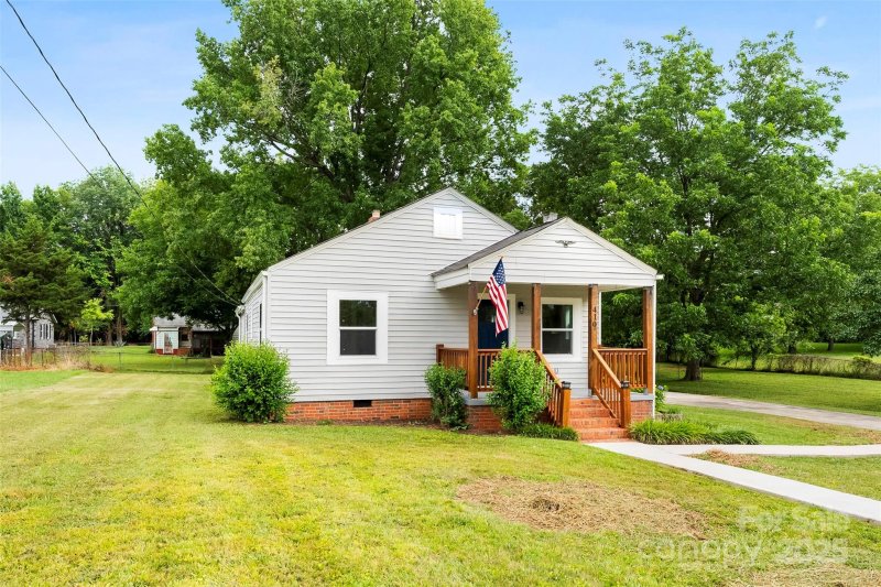 Property image 3 of 410 Gann Street in Hilltop, Lowell, NC 28098
