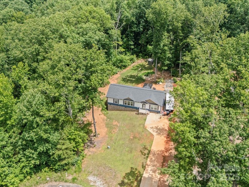 Property image 2 of 601 Lhasa Apso Lane in Plank Estates, Iron Station, NC 28080