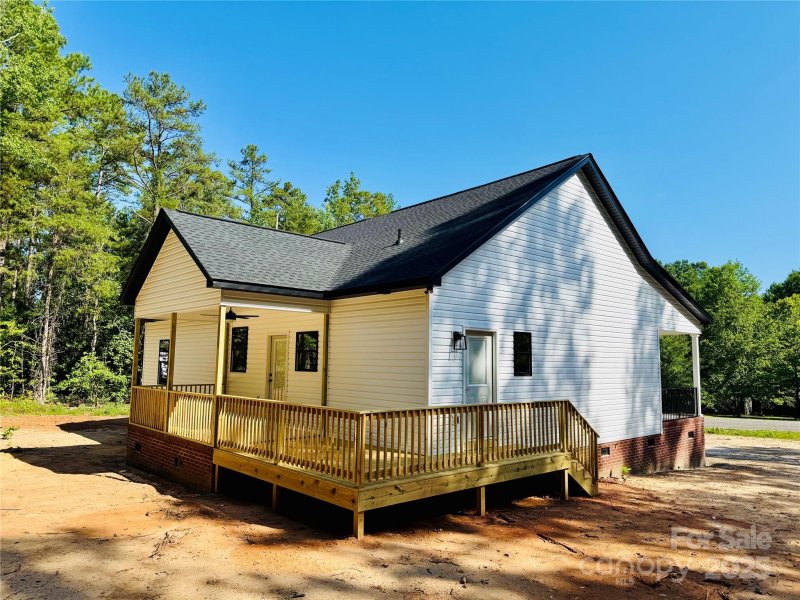 Property image 4 of 5021 Hillcrest Drive in Woodberry Forest, Catawba, SC 29704