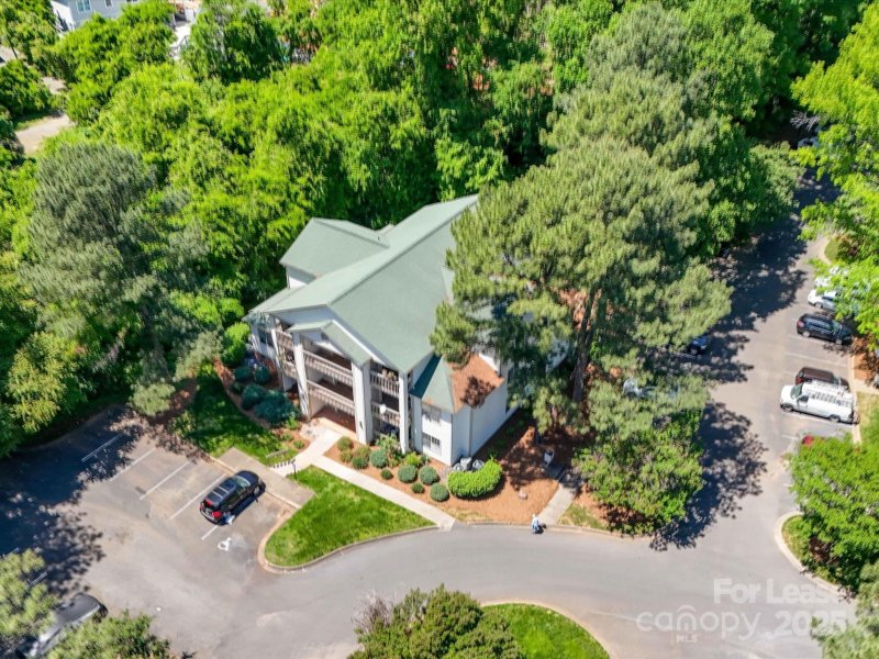 Property image 2 at 1052 Churchill Downs Court, Charlotte, NC 28211