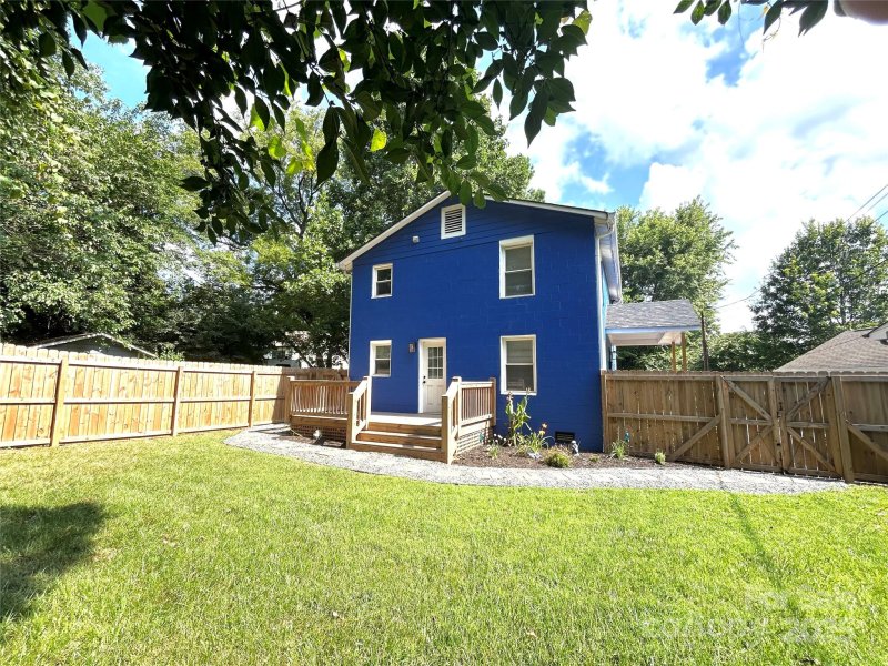 Property image 4 at 1034 Charles Avenue, Charlotte, NC 28205