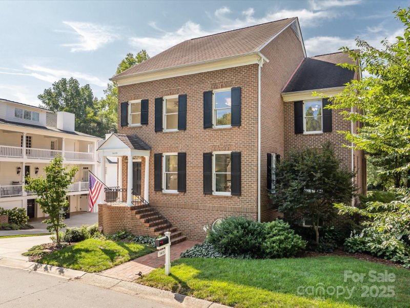 Property image 2 of 1415 Myers Park Drive in Myers Park, Charlotte, NC 28207