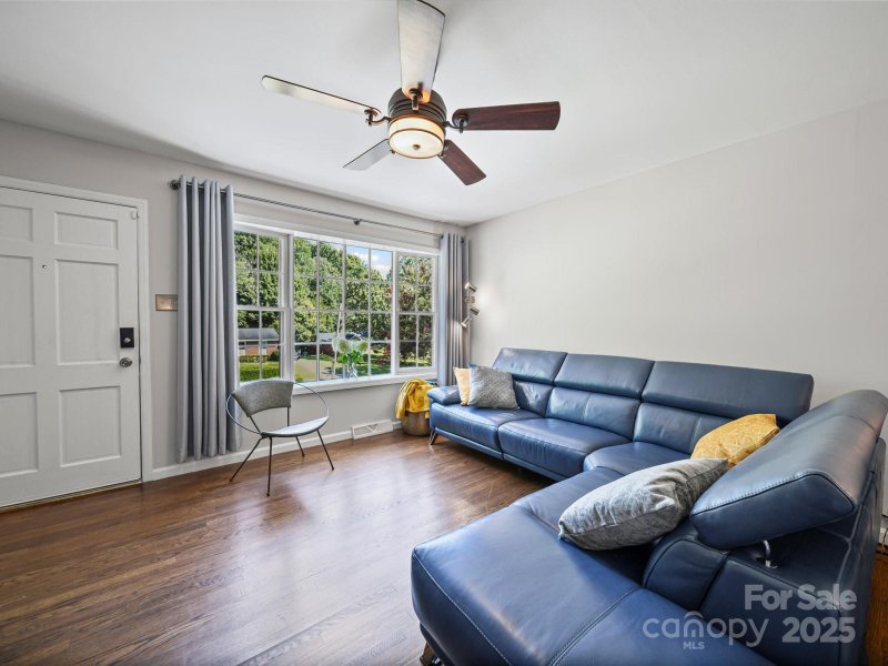 Property image 3 at 3022 Sudbury Road, Charlotte, NC 28205