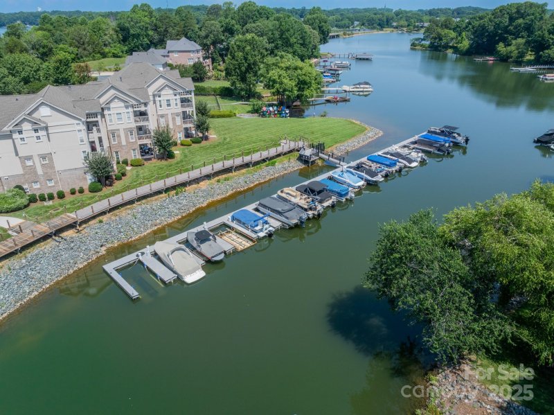 Property image 2 at 104 Pier 33 Drive, Mooresville, NC 28117