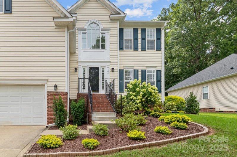 Property image 2 of 164 Flowering Grove Lane in Cherry Grove, Mooresville, NC 28115