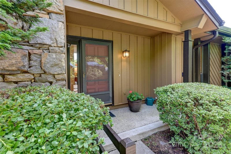 Property image 3 at 141 Country Ridge Road, Hendersonville, NC 28739