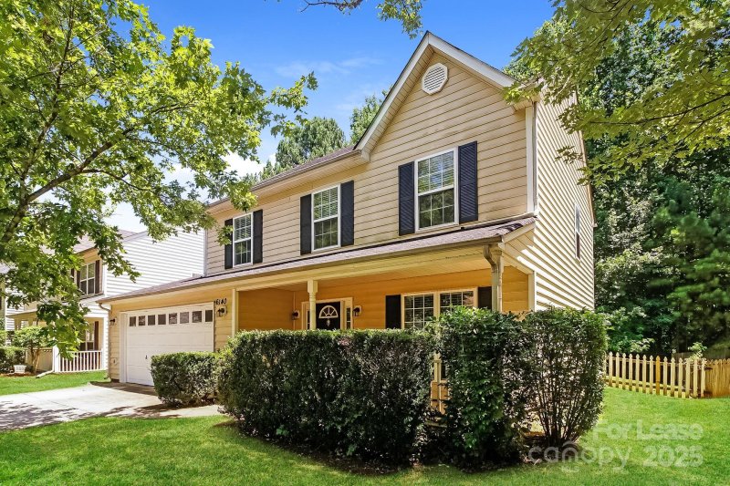 Property image 3 at 6140 Planters Wood Lane, Charlotte, NC 28262
