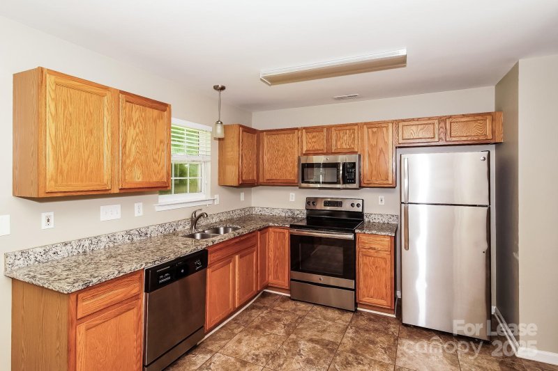 Property image 5 at 6140 Planters Wood Lane, Charlotte, NC 28262