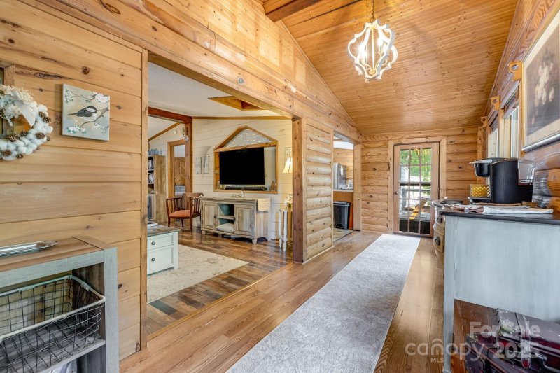 Property image 4 of 19 Timbers Edge Lane in Mountain Shadows, Fairview, NC 28730