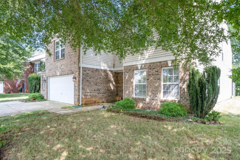 Property image 2 of 100 Kendrick Farm Drive in Kendrick Farm, Mount Holly, NC 28120