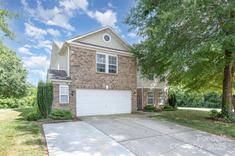 Property image 4 of 100 Kendrick Farm Drive in Kendrick Farm, Mount Holly, NC 28120