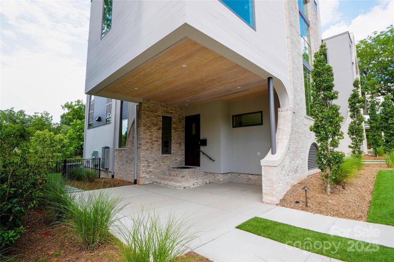 Property image 4 of 719 Charles Avenue in The Arts District, Charlotte, NC 28205