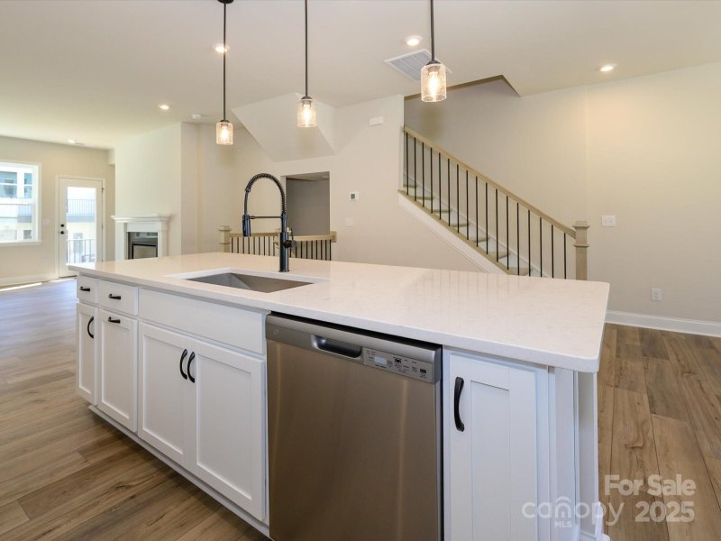 Property image 4 of 816 Flintside Lane in Archer Row, Charlotte, NC 28217