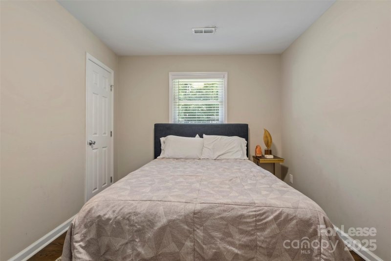 Property image 5 of 2521 Dora Drive in Shamrock Hills, Charlotte, NC 28215