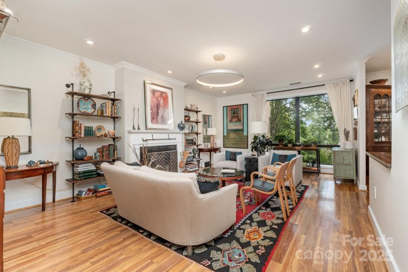 Property image 5 of 830 Cherokee Road in Eastover, Charlotte, NC 28207