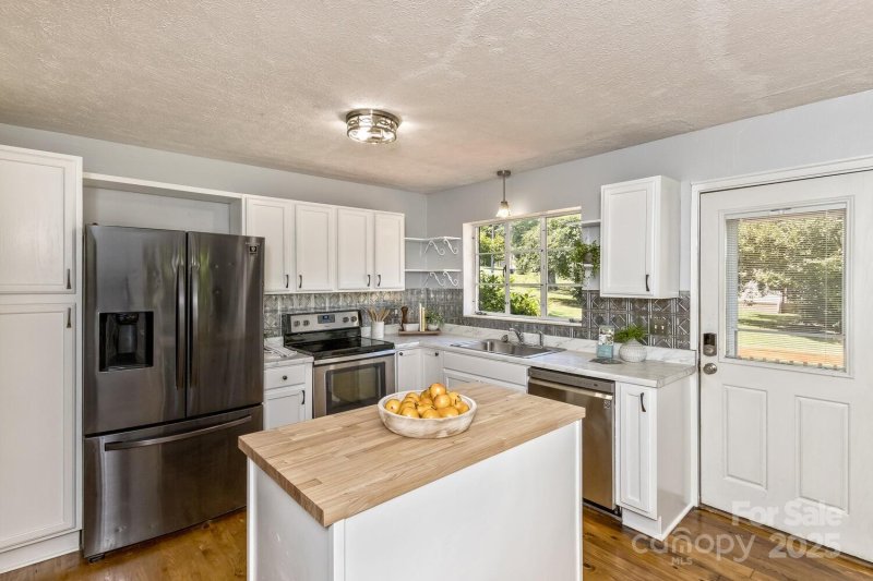 Property image 5 of 39 Nix Road in Woodland Trace, Hendersonville, NC 28792