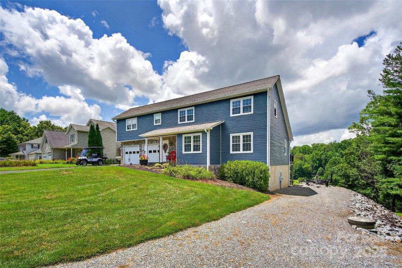 Property image 4 of 137 Lakeside Drive in Plantation Point, Marion, NC 28752