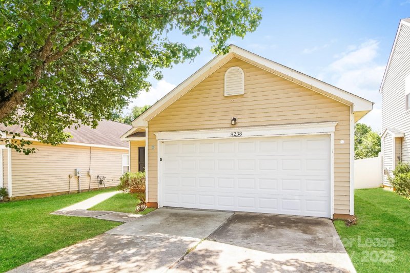 Property image 2 at 8238 Wallace Glen Drive, Charlotte, NC 28212