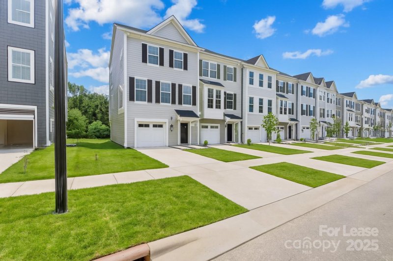 Property image 2 of 3322 Beeler Lane in Villages at Beachmont, Charlotte, NC 28208