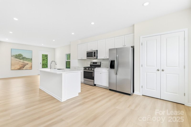 Property image 4 of 3322 Beeler Lane in Villages at Beachmont, Charlotte, NC 28208