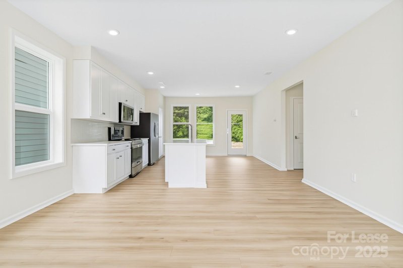 Property image 5 of 3322 Beeler Lane in Villages at Beachmont, Charlotte, NC 28208