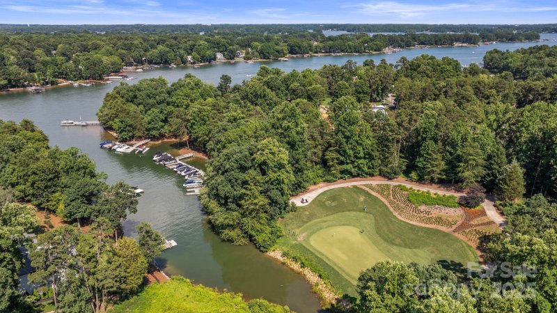 Property image 2 at 105 Gammon Point Court, Mooresville, NC 28117