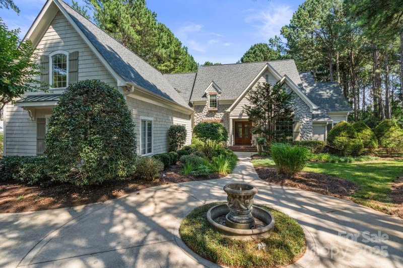 Property image 5 at 105 Gammon Point Court, Mooresville, NC 28117