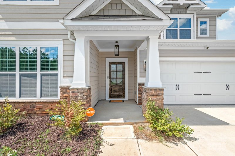 Property image 5 of 8100 Rolling Wheels Road in Kennington, Charlotte, NC 28215