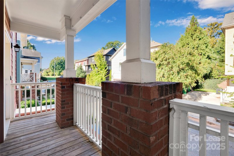 Property image 4 of 1305 Summit Greenway Court in Wesley Heights, Charlotte, NC 28208