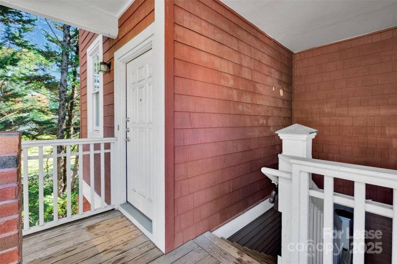 Property image 5 of 1305 Summit Greenway Court in Wesley Heights, Charlotte, NC 28208