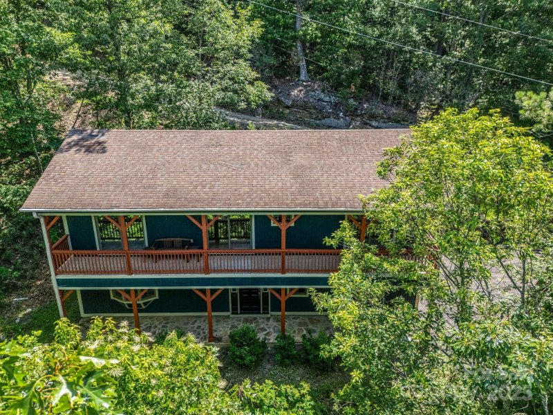 Hickory Acres, Hendersonville Community