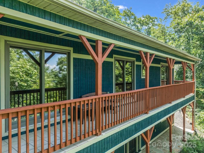 Property image 2 of 291 Pine Ridge Road in Hickory Acres, Hendersonville, NC 28792