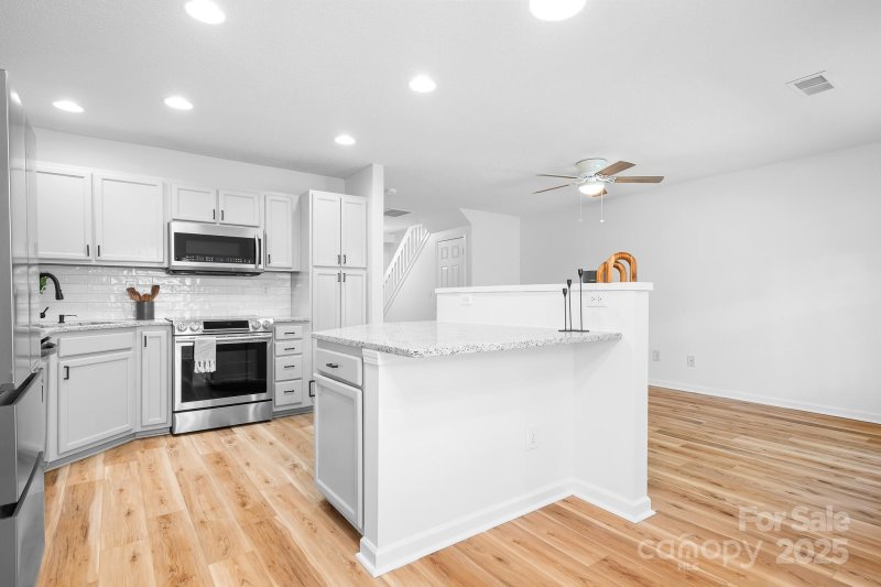 Property image 3 of 9911 Birch Knoll Court in University Heights, Charlotte, NC 28213