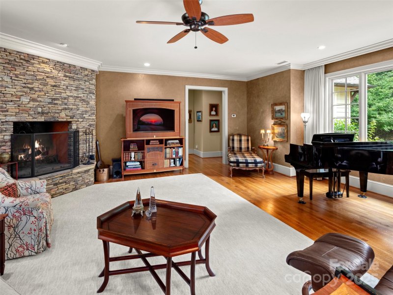 Property image 5 of 672 Walnut Valley Parkway in The Cliffs At Walnut Cove, Arden, NC 28704