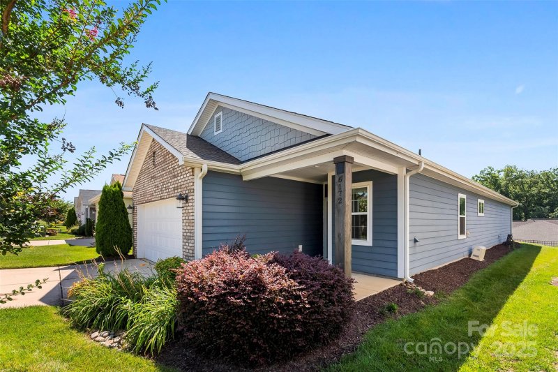 Property image 2 at 6172 Raven Rock Drive, Denver, NC 28037