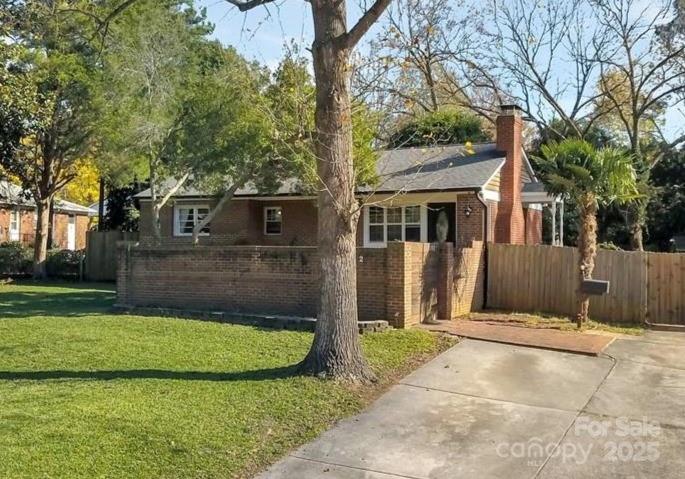 Property image 2 of 1162 Brighton Place in Eastway Park, Charlotte, NC 28205