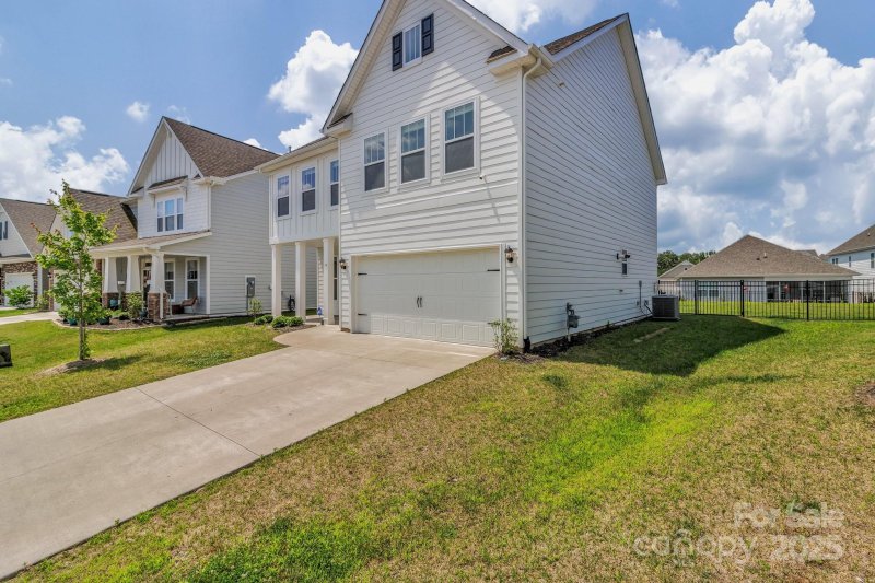 Property image 2 of 59 Thornberry Road in Cantrell Hills, Hendersonville, NC 28792