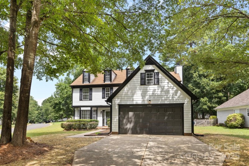 Property image 2 at 6907 Spandril Lane, Charlotte, NC 28215