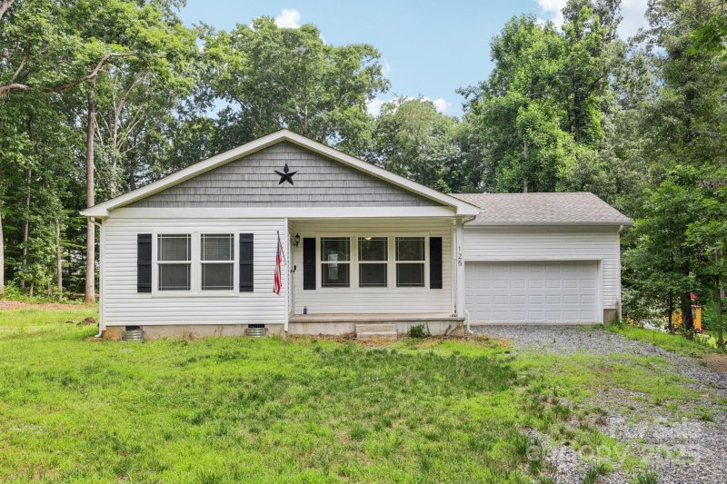 Property image 5 of 125 Ashford Drive in Holly Ridge, Olin, NC 28660