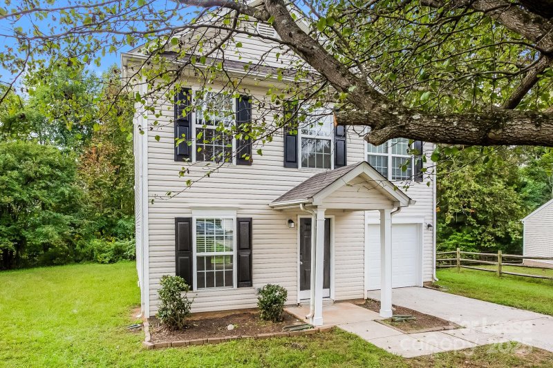 Property image 3 at 5708 Shining Oak Lane, Charlotte, NC 28269