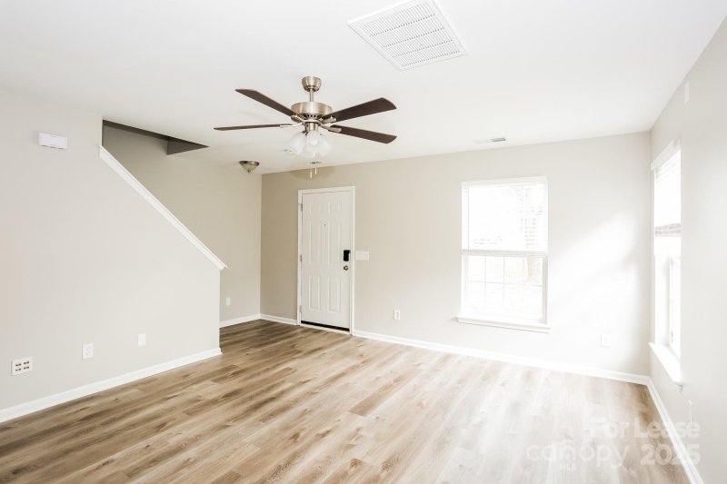 Property image 4 at 5708 Shining Oak Lane, Charlotte, NC 28269